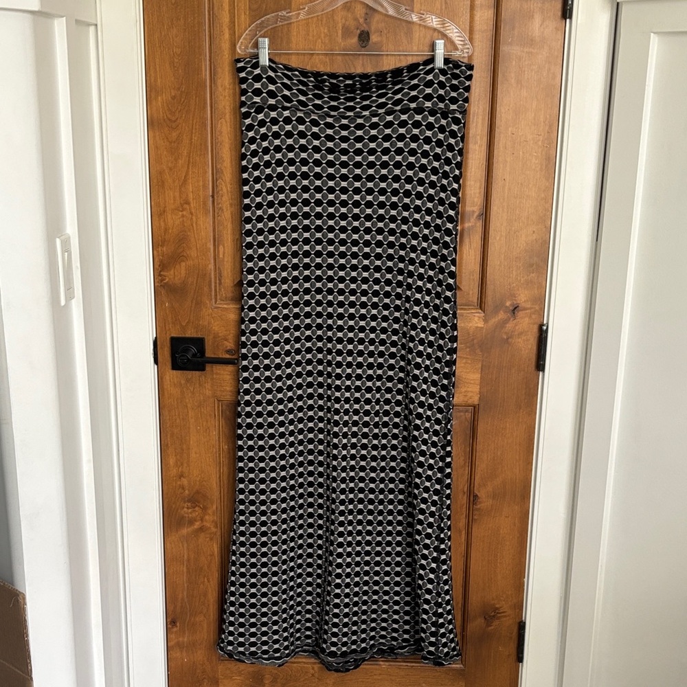 Black and White Patterned maxi skirt